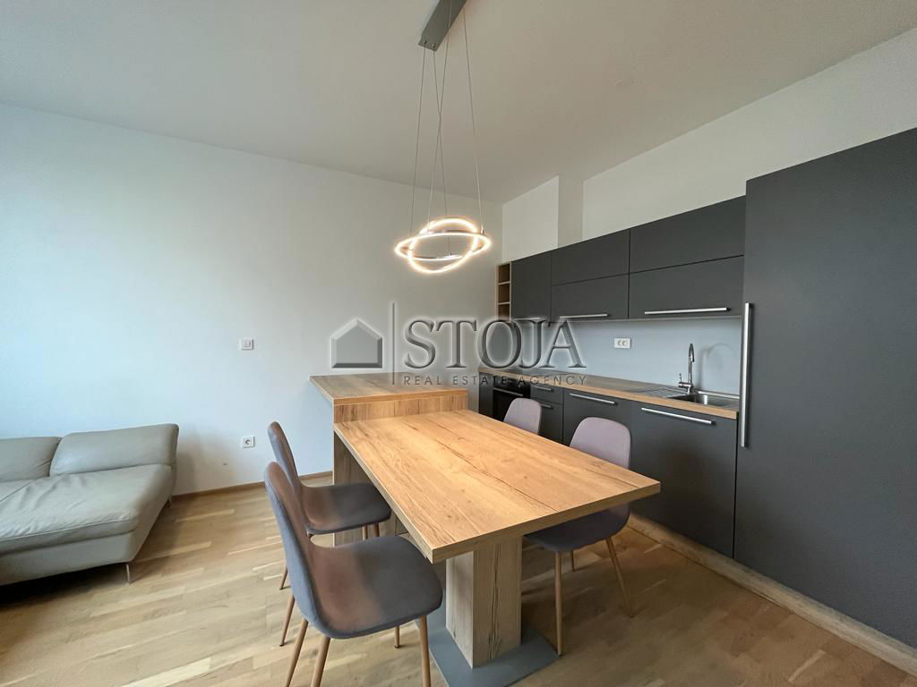 Lokacija: Ljubljana mesto, Šiška, Šiška