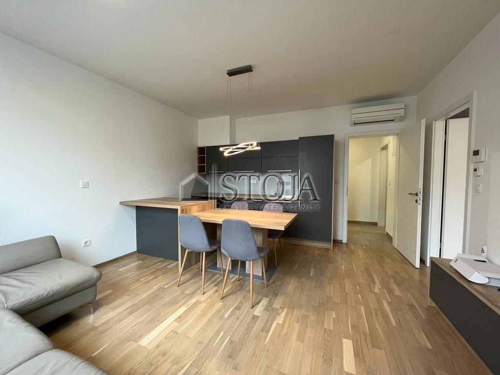 Lokacija: Ljubljana mesto, Šiška, Šiška