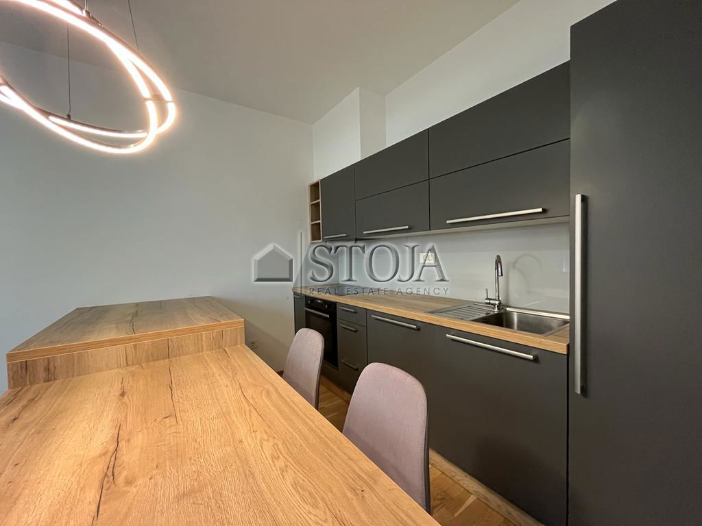 Lokacija: Ljubljana mesto, Šiška, Šiška