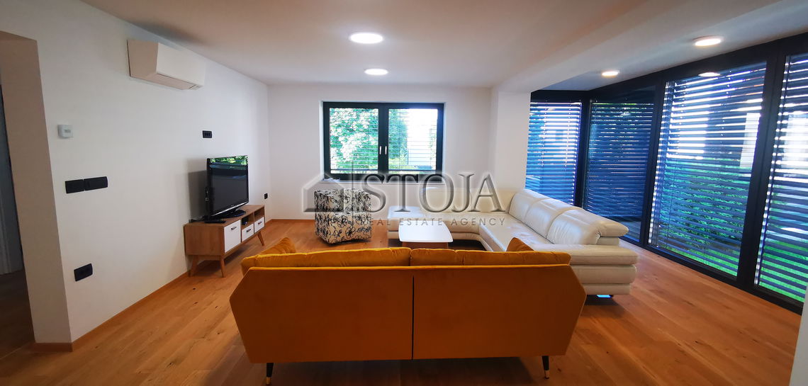 Location: Ljubljana City, Šiška, Šmartno pod Šmarno goro