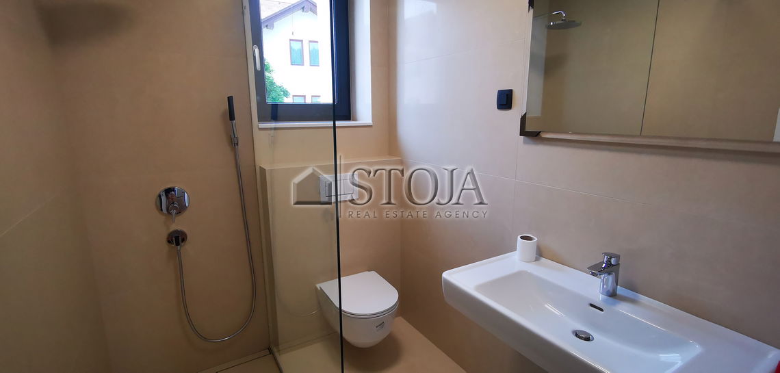 Location: Ljubljana City, Šiška, Šmartno pod Šmarno goro
