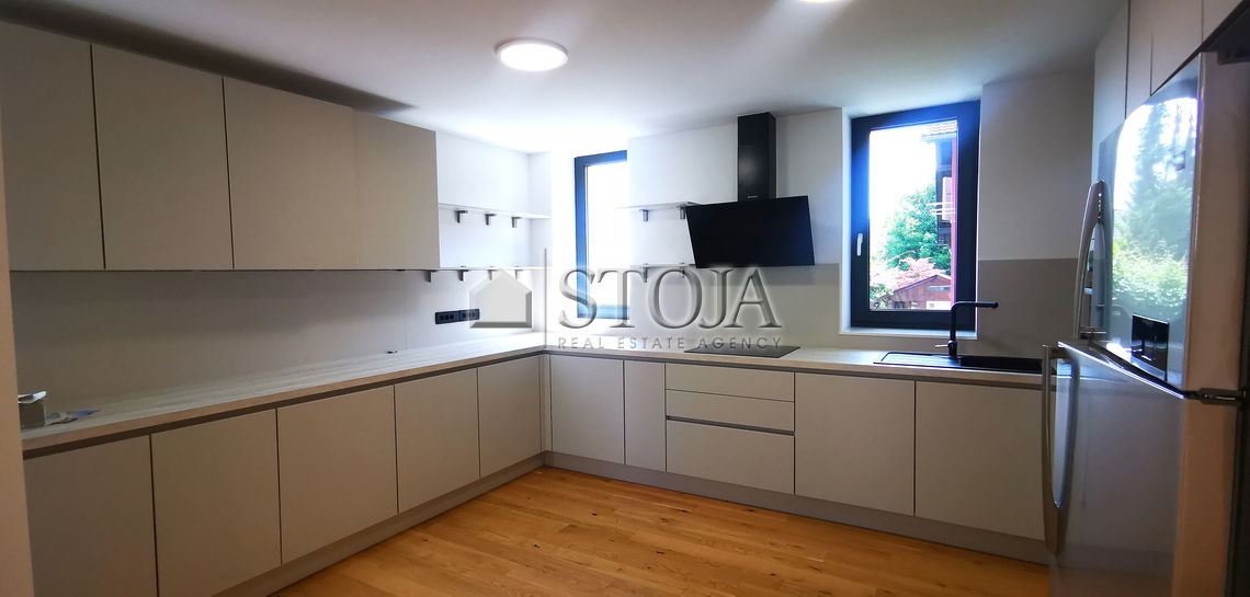 Location: Ljubljana City, Šiška, Šmartno pod Šmarno goro