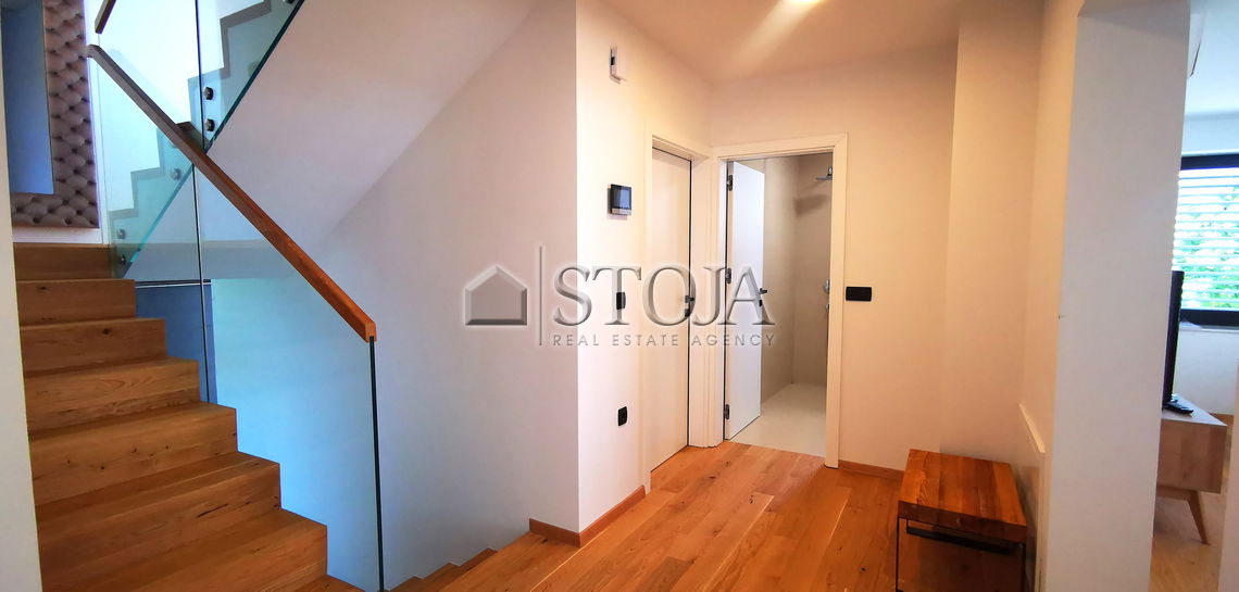 Location: Ljubljana City, Šiška, Šmartno pod Šmarno goro