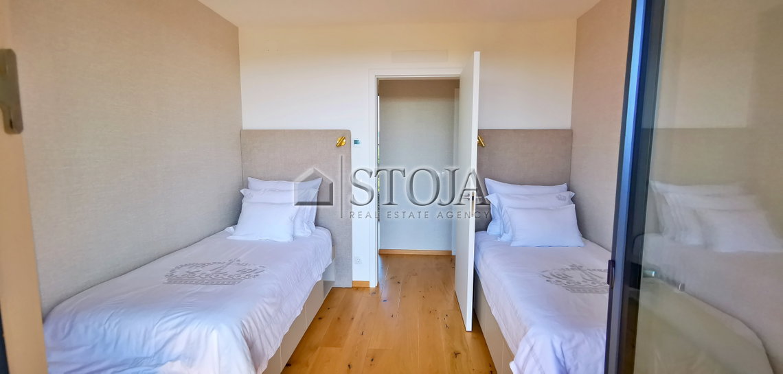 Lokacija: Ljubljana mesto, Vič-Rudnik, Trnovo