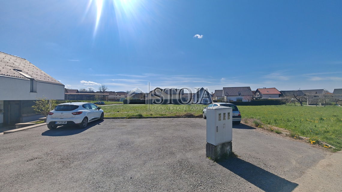 Lokacija: Ljubljana mesto, Moste-Polje, Sostro