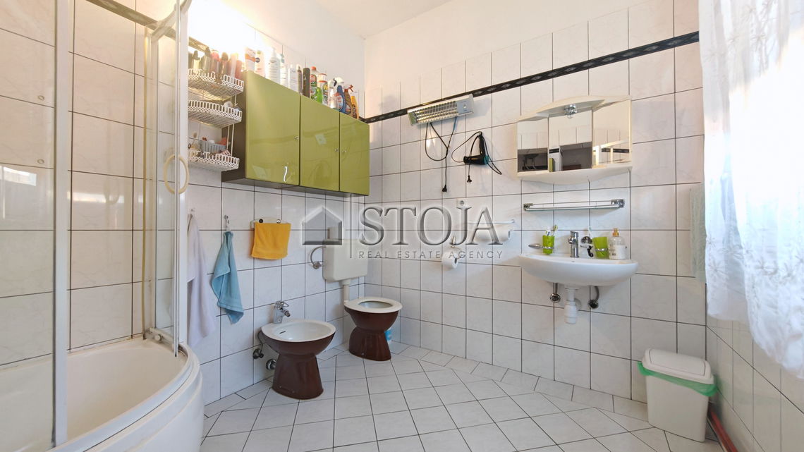 Lokacija: Ljubljana mesto, Vič-Rudnik, Črna vas