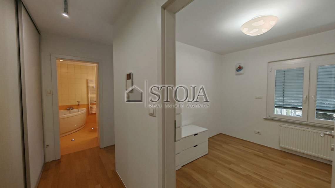 Location: Ljubljana City, Bežigrad, Savlje
