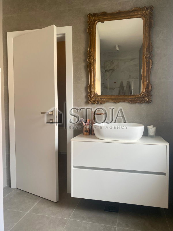 Lokacija: Ljubljana mesto, Bežigrad, Bežigrad