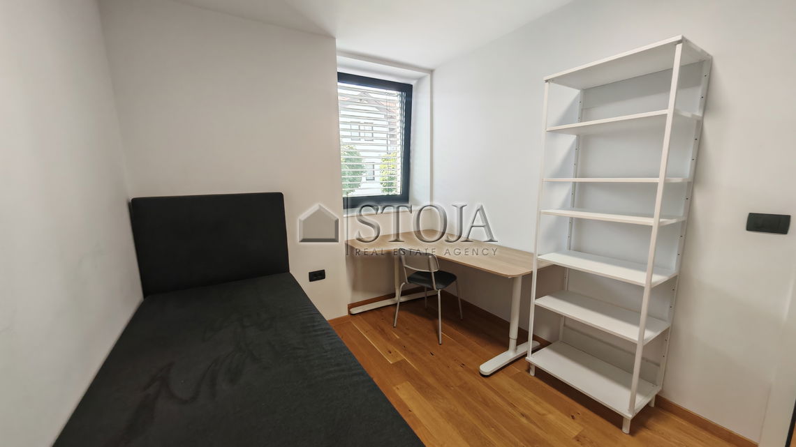 Lokacija: Ljubljana mesto, Šiška, Šmartno pod Šmarno goro