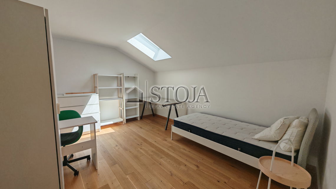 Lokacija: Ljubljana mesto, Šiška, Šmartno pod Šmarno goro