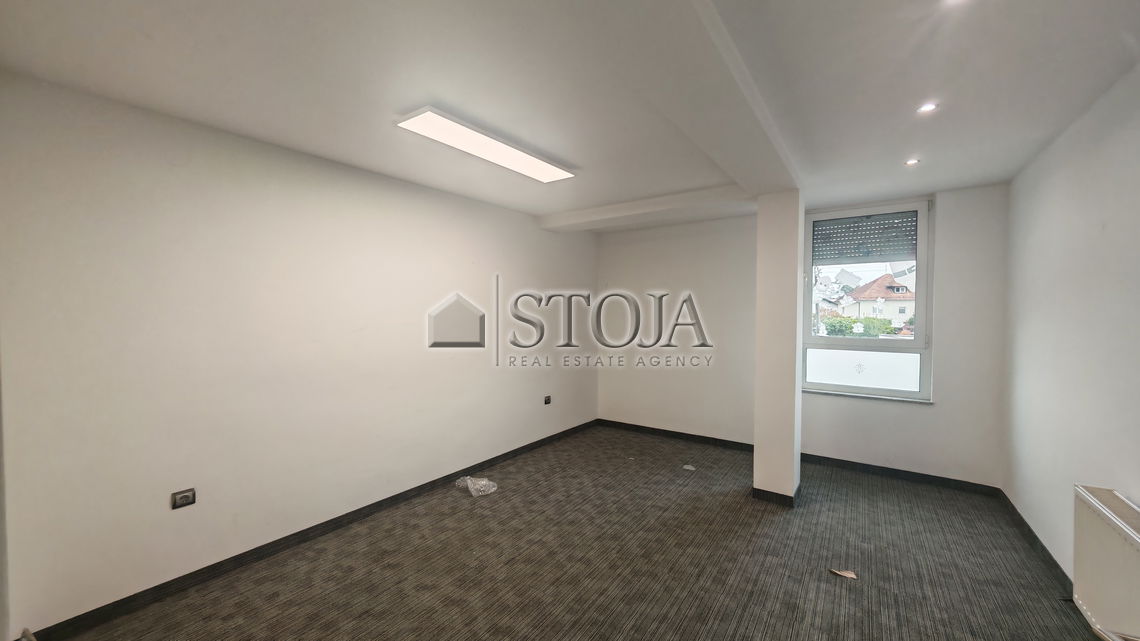 Lokacija: Ljubljana okolica, Trzin