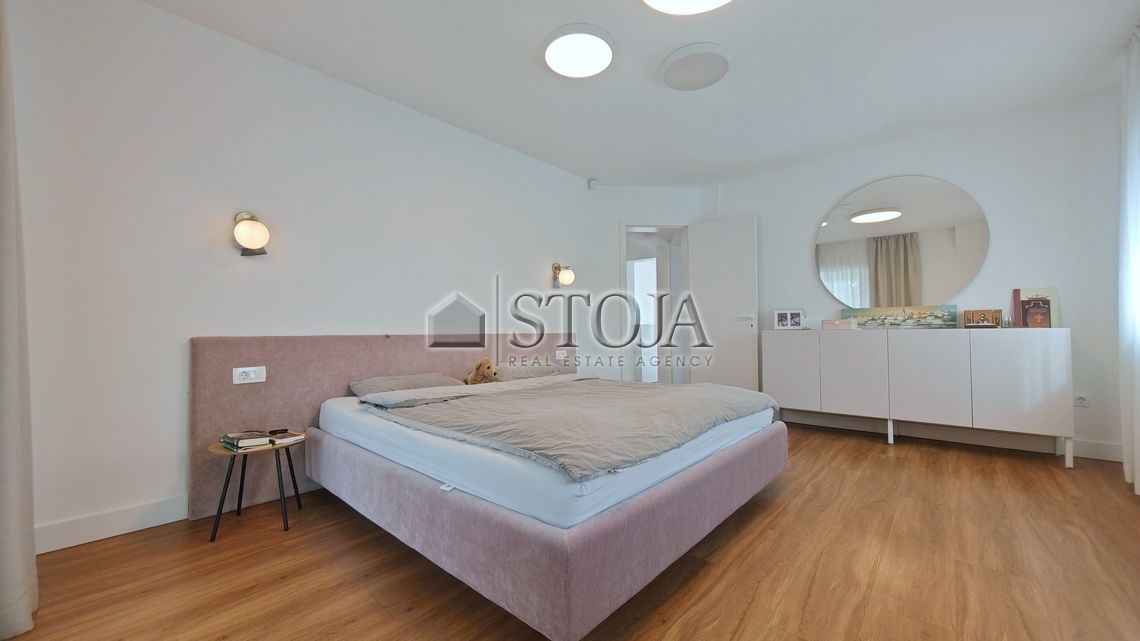 Lokacija: Ljubljana mesto, Šiška, Šentvid