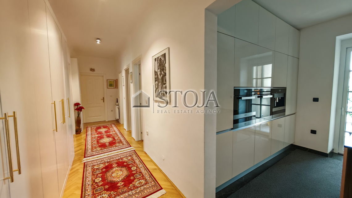 Lokacija: Ljubljana mesto, Center, Center