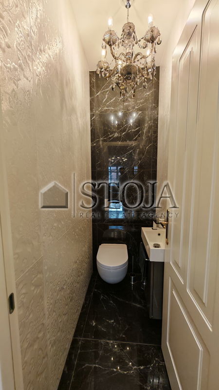 Lokacija: Ljubljana mesto, Center, Center