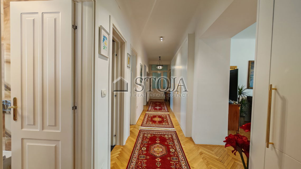 Lokacija: Ljubljana mesto, Center, Center