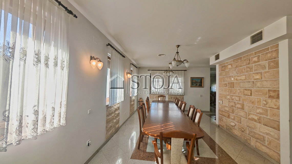 Lokacija: Ljubljana mesto, Bežigrad, Bežigrad