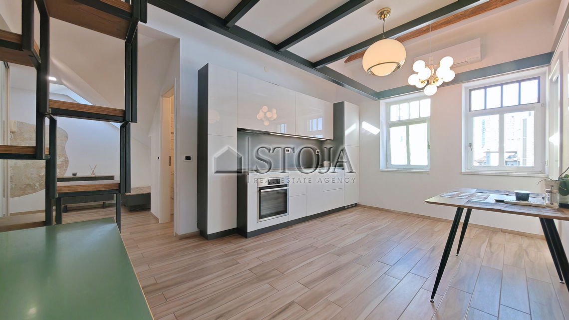 Lokacija: Ljubljana mesto, Center, Tabor