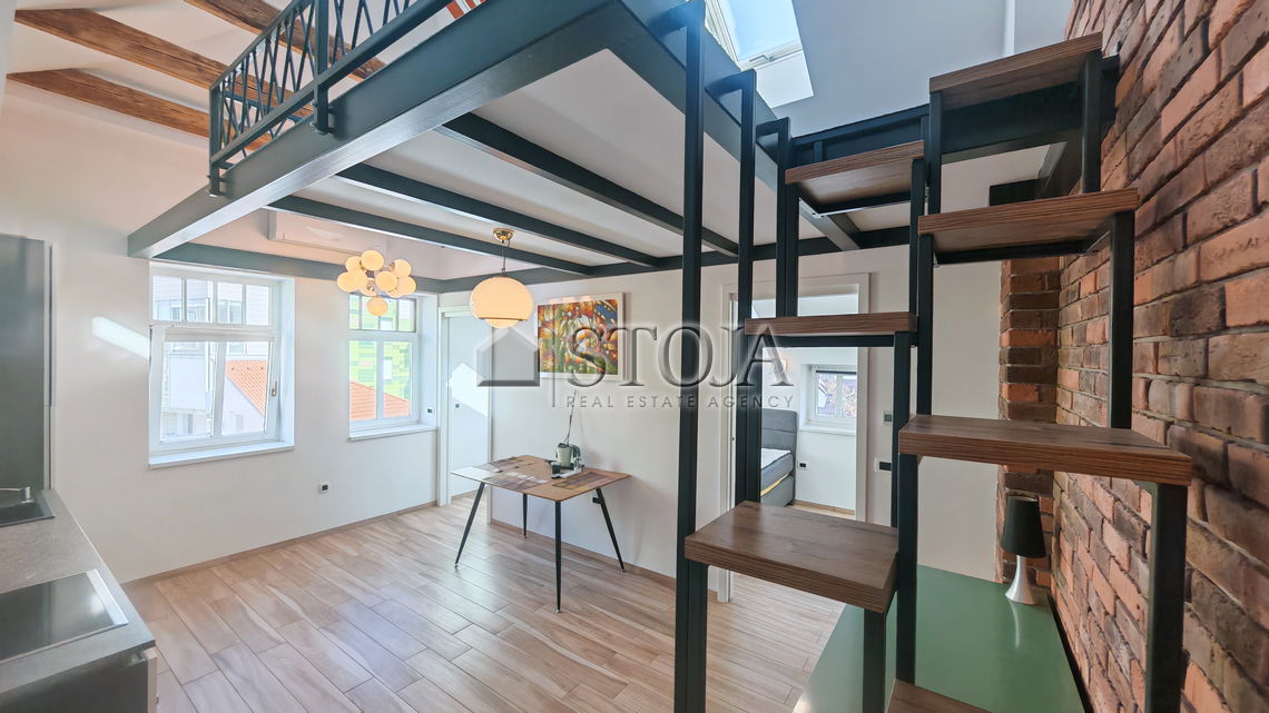 Lokacija: Ljubljana mesto, Center, Tabor