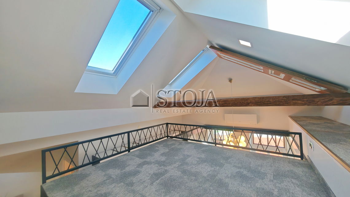 Lokacija: Ljubljana mesto, Center, Tabor