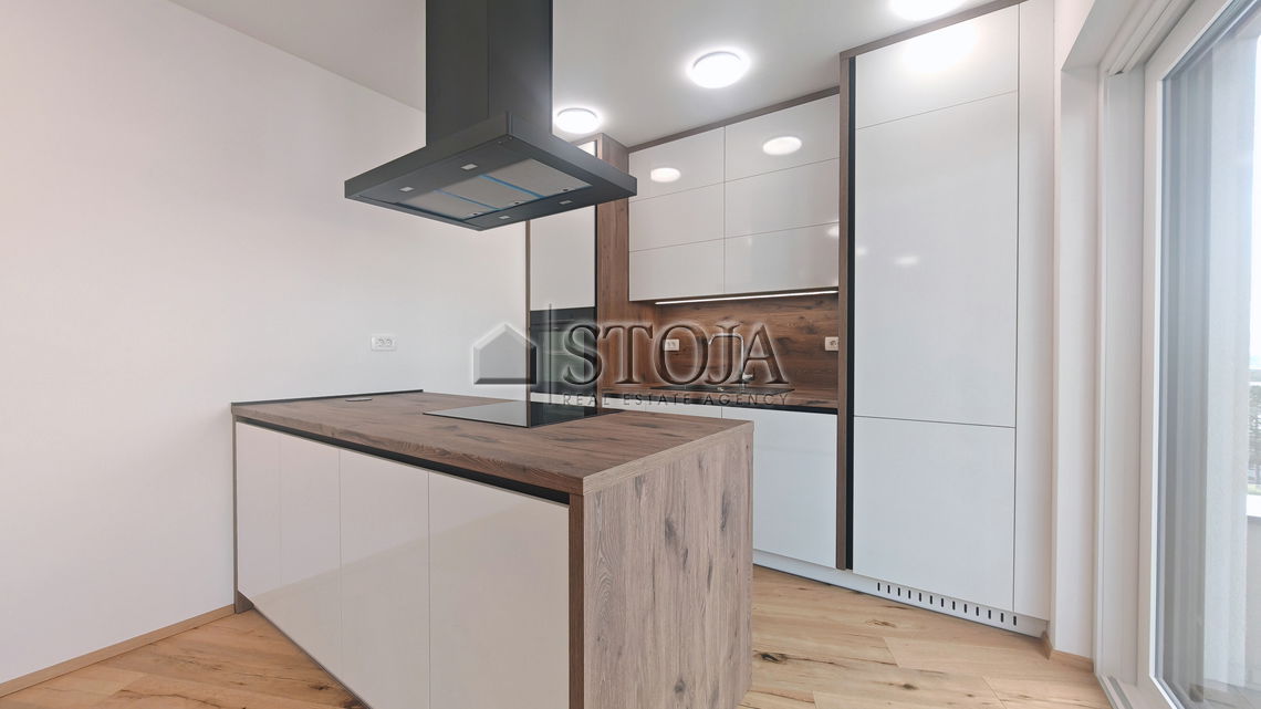 Lokacija: Ljubljana okolica, Grosuplje, Grosuplje