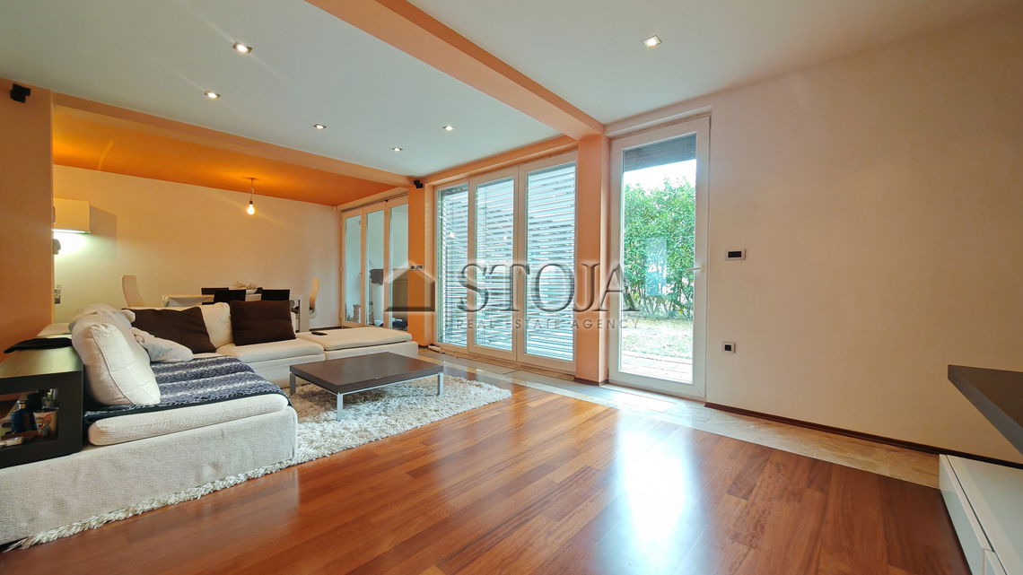 Lokacija: Ljubljana mesto, Moste-Polje, Bizovik