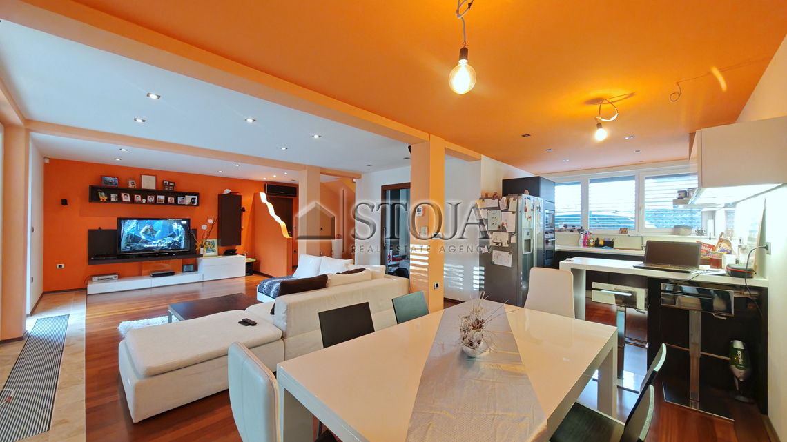 Lokacija: Ljubljana mesto, Moste-Polje, Bizovik