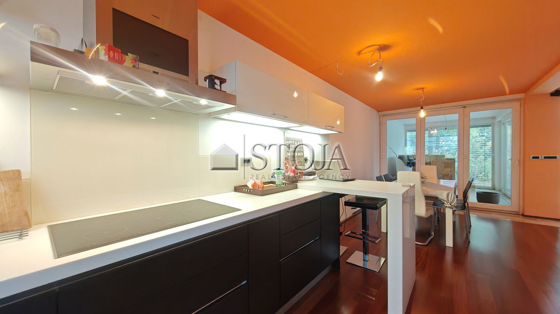 Lokacija: Ljubljana mesto, Moste-Polje, Bizovik