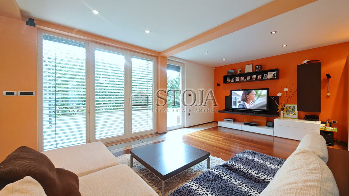 Lokacija: Ljubljana mesto, Moste-Polje, Bizovik