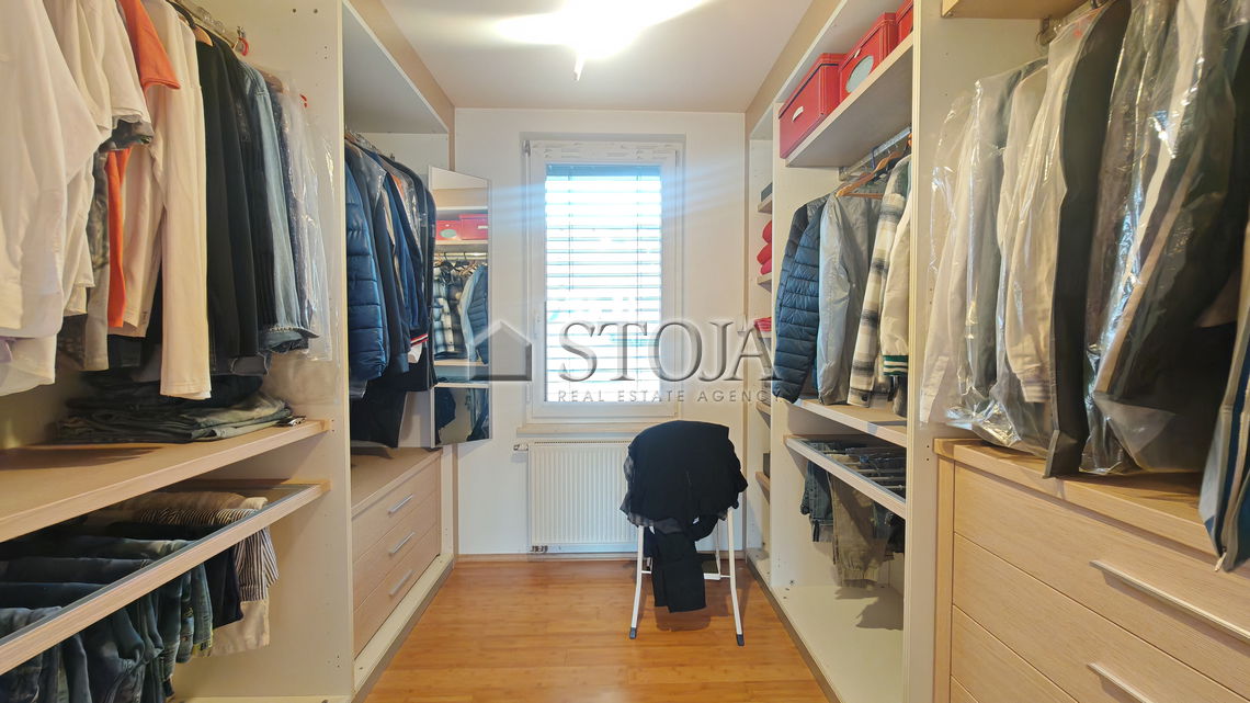 Lokacija: Ljubljana mesto, Moste-Polje, Bizovik