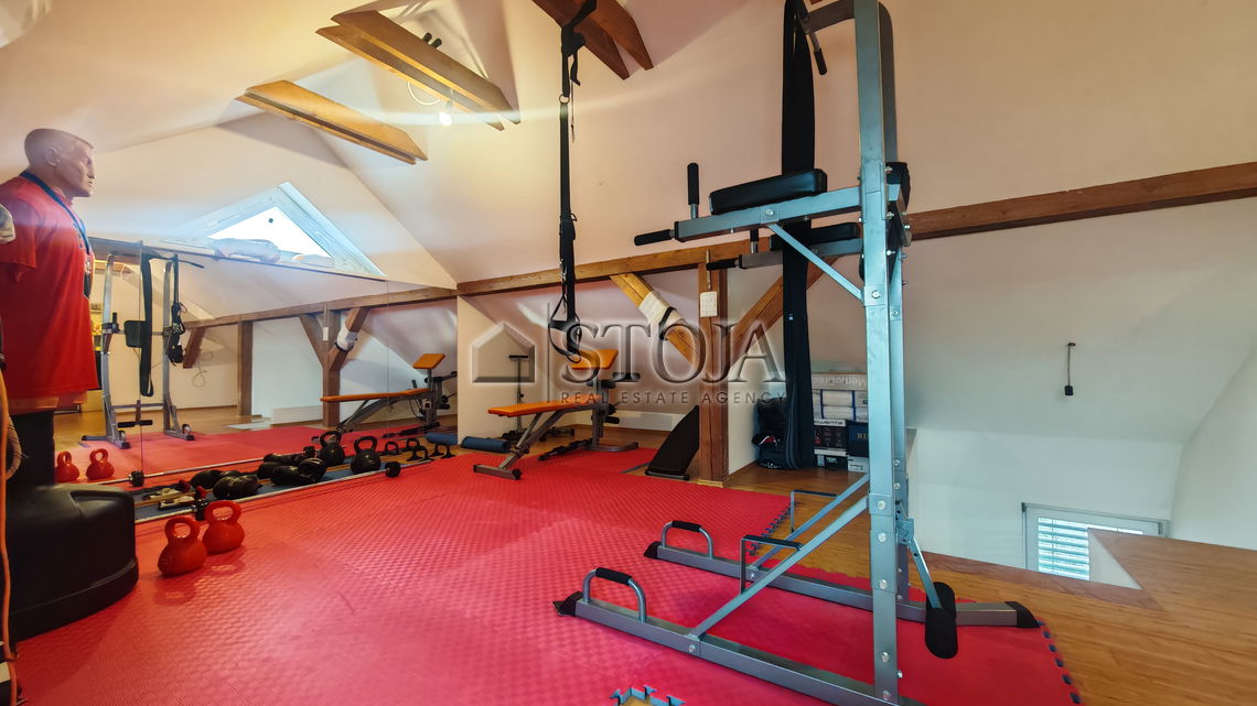 Lokacija: Ljubljana mesto, Moste-Polje, Bizovik