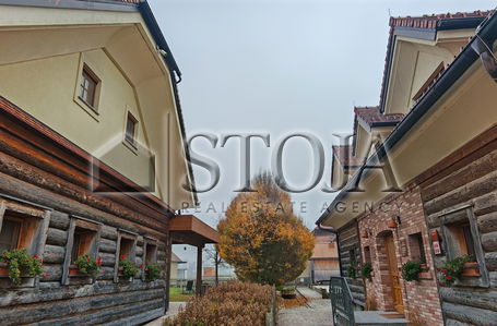 Location: Ljubljana City, Vič-Rudnik, Črna vas