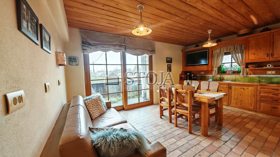 Location: Ljubljana City, Vič-Rudnik, Črna vas