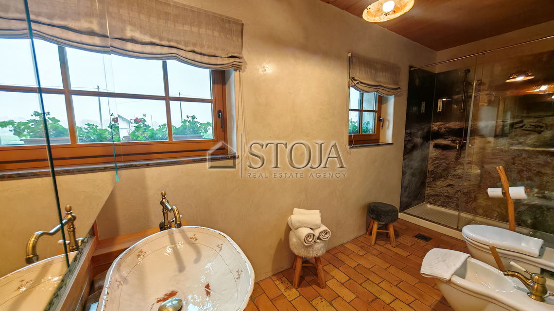 Location: Ljubljana City, Vič-Rudnik, Črna vas