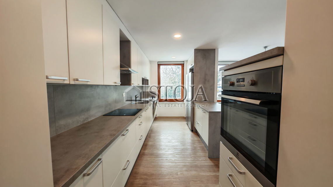 Location: Ljubljana City, Šiška, Šmartno pod Šmarno goro