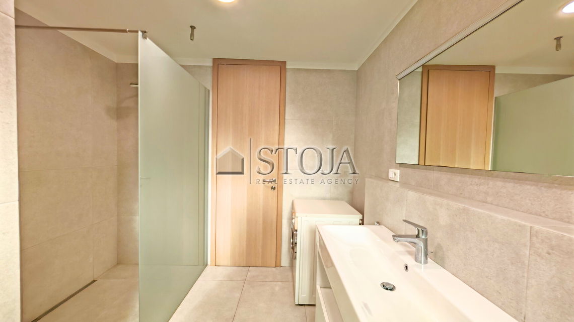 Location: Ljubljana City, Šiška, Šmartno pod Šmarno goro