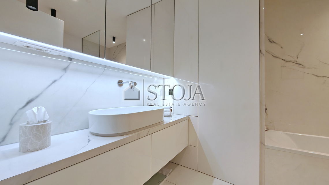 Location: Ljubljana City, Šiška, Podutik