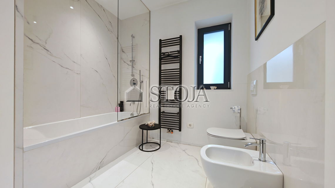 Location: Ljubljana City, Šiška, Podutik