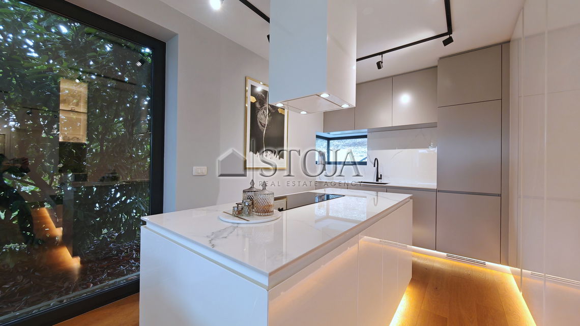 Location: Ljubljana City, Šiška, Podutik