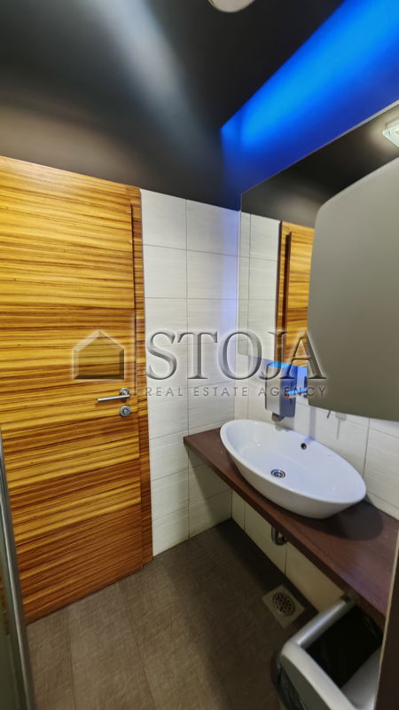 Location: Gorenjska, Kranj, Center