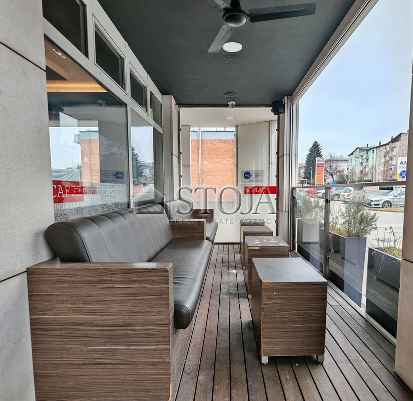 Location: Gorenjska, Kranj, Center