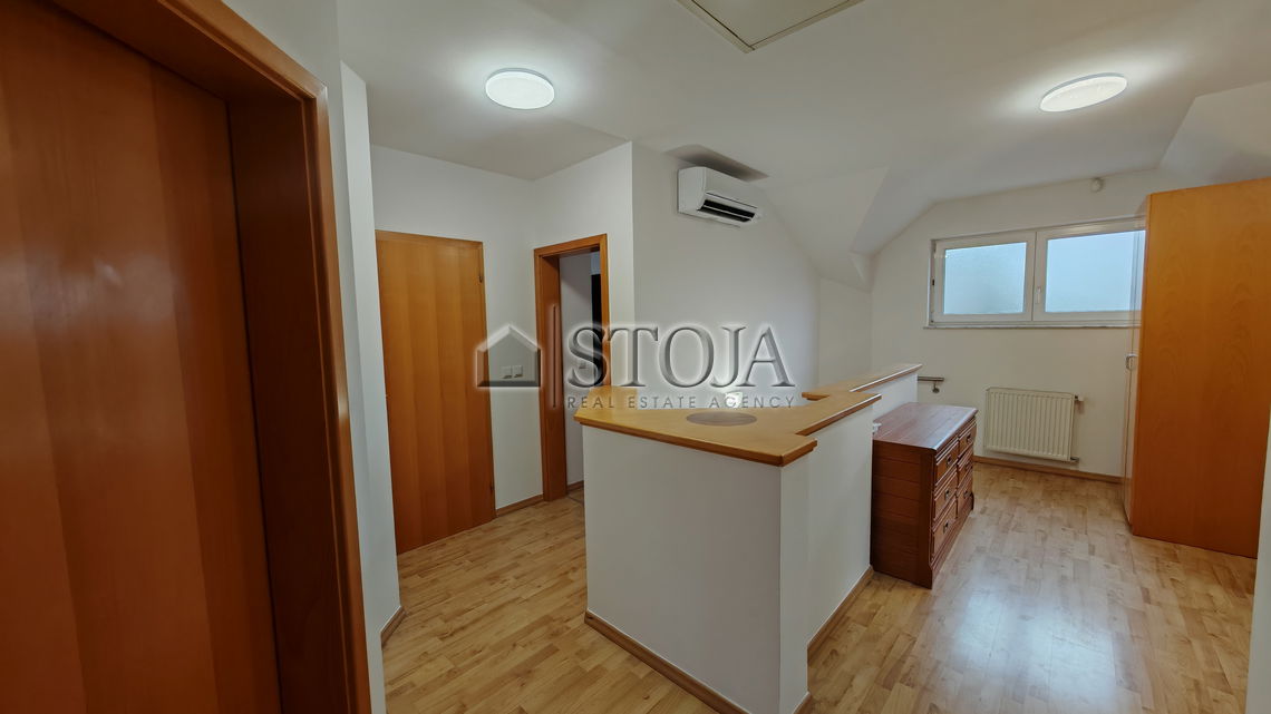 Location: Ljubljana City, Bežigrad, Bežigrad