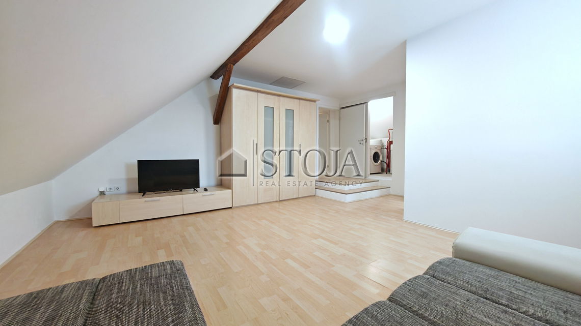 Location: Ljubljana City, Moste-Polje, Polje