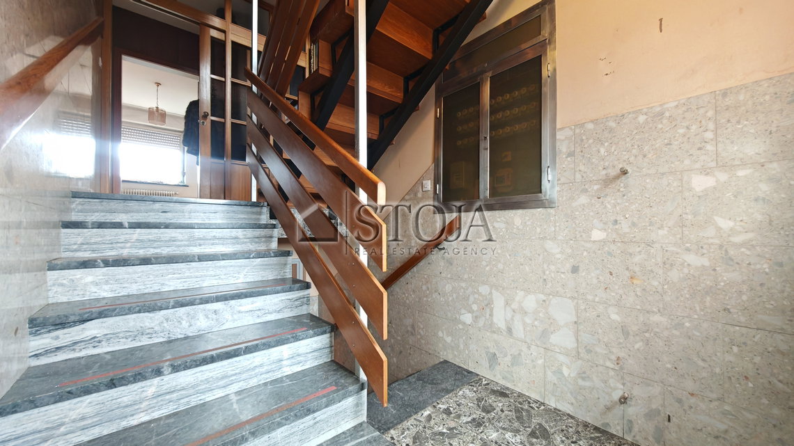 Lokacija: Ljubljana mesto, Šiška, Dravlje