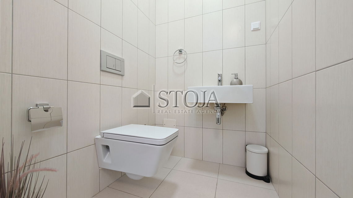 Location: Ljubljana City, Bežigrad, Bežigrad