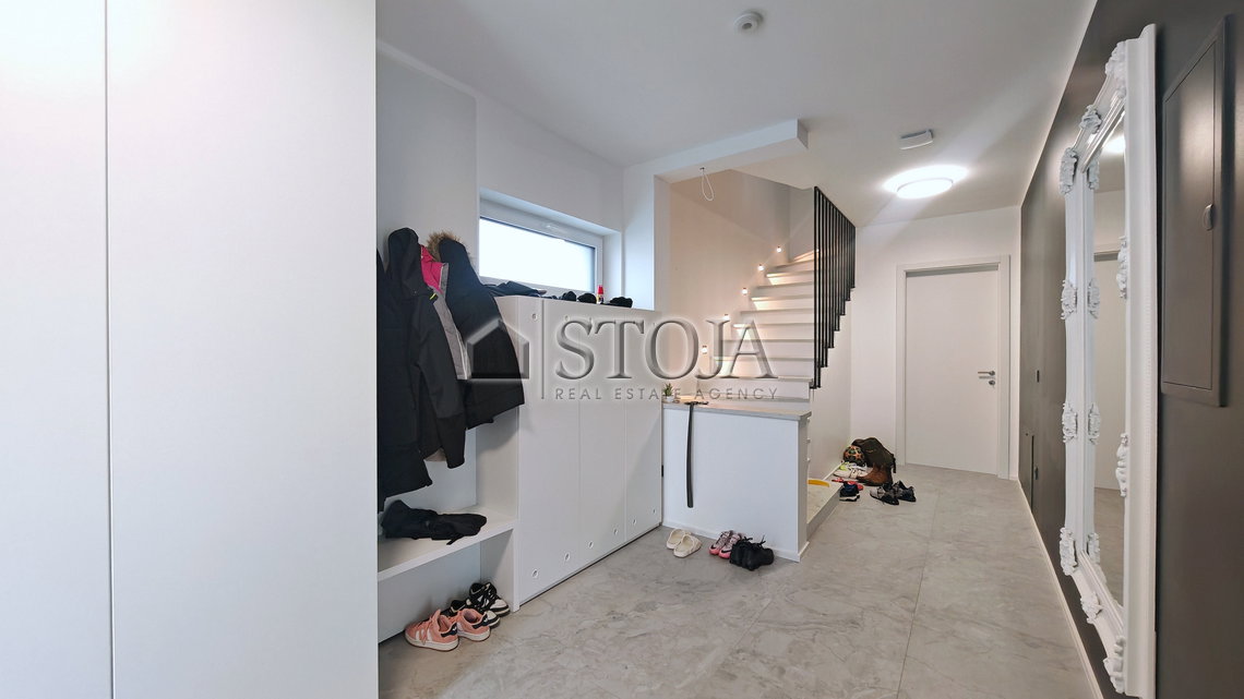 Lokacija: Ljubljana okolica, Dol pri Ljubljani, Dol pri Ljubljani