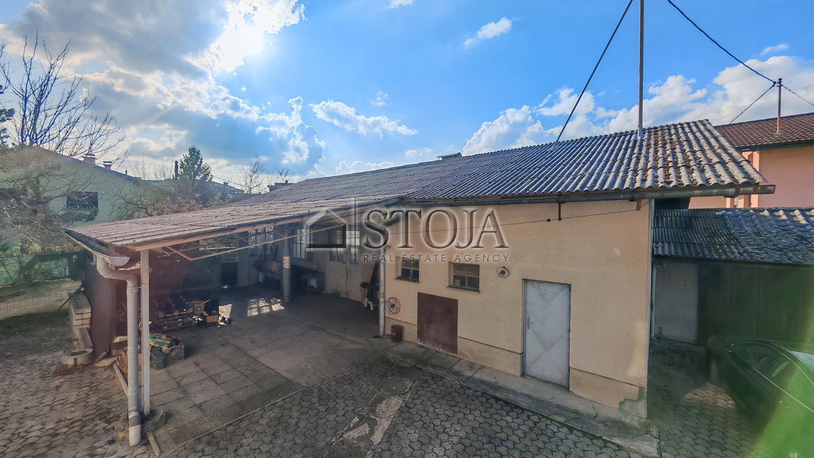 Lokacija: Ljubljana mesto, Šiška, Dravlje