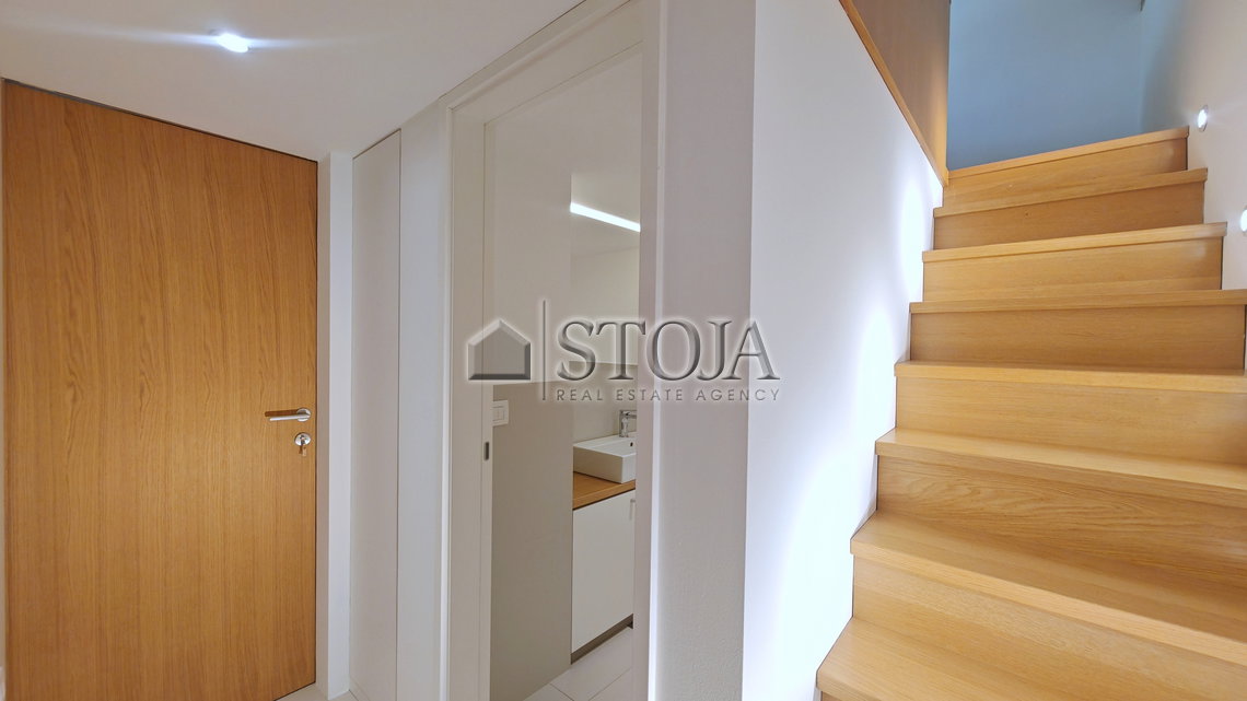 Lokacija: Ljubljana mesto, Vič-Rudnik, Brdo