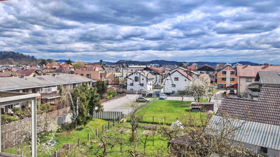 Lokacija: Ljubljana mesto, Vič-Rudnik, Rožna dolina