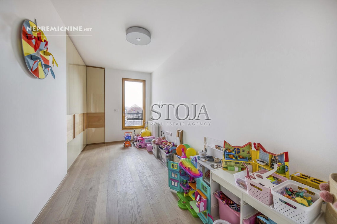 Lokacija: Ljubljana mesto, Vič-Rudnik, Rožna dolina