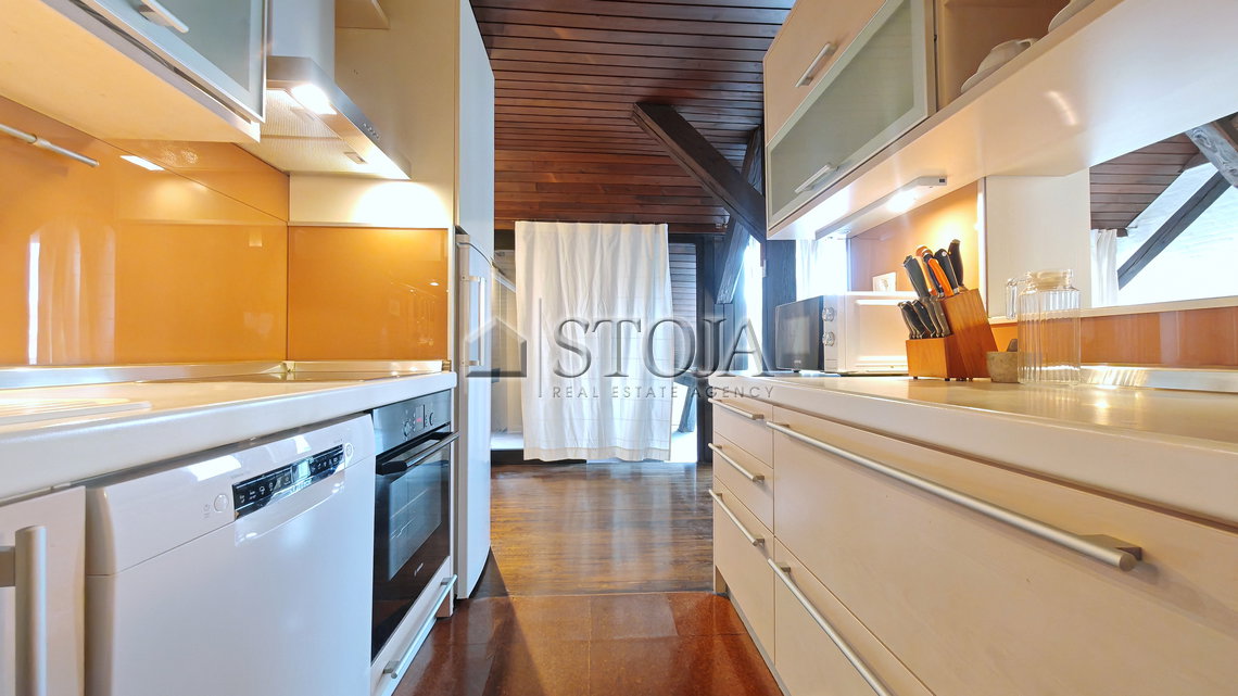 Lokacija: Ljubljana mesto, Center, Center